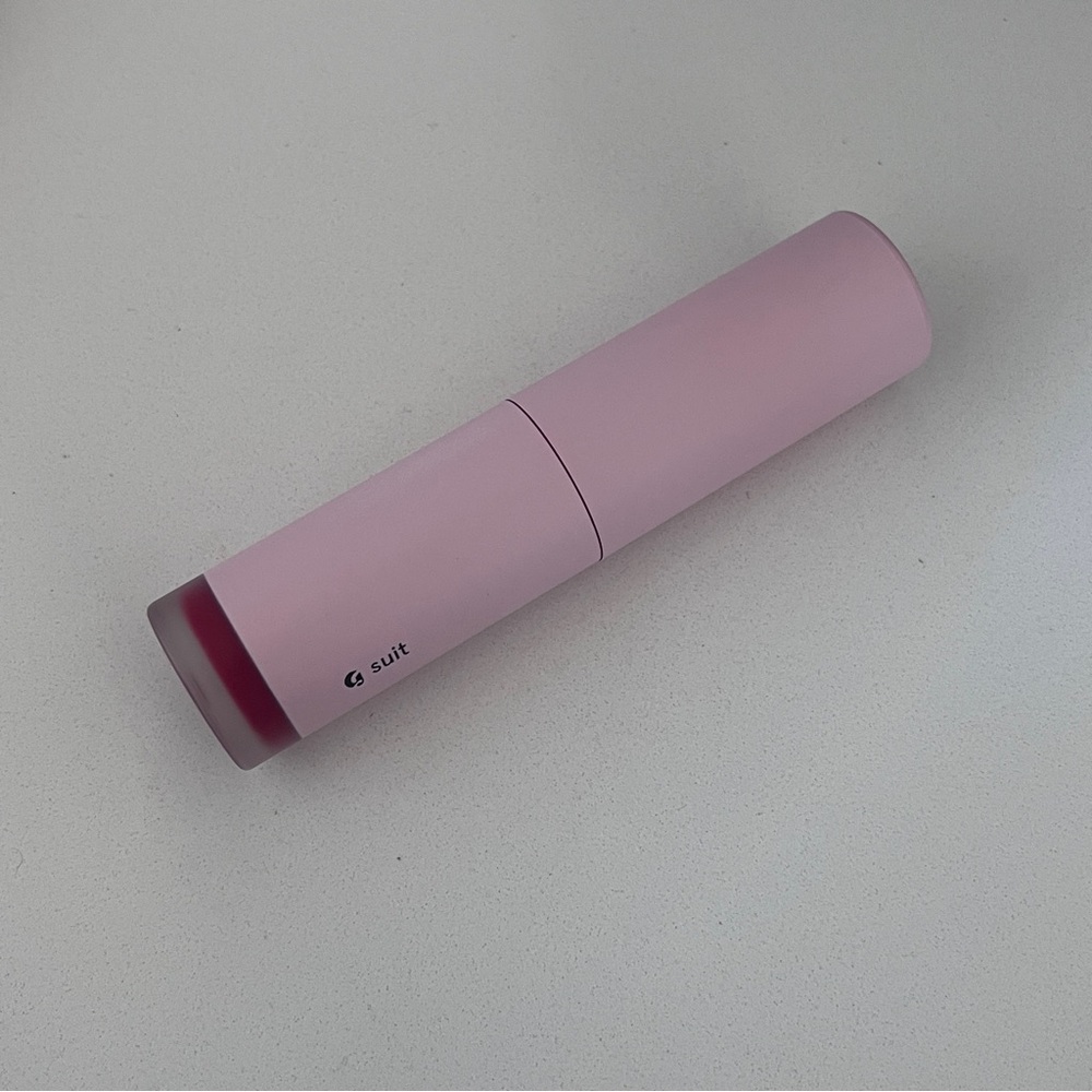Glossier G Suit Liquid Lipstick in JET - UNUSED !
